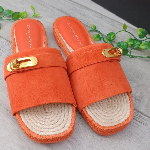 Donna Karan Taci Flat Slide NIB - Picture 1 of 9